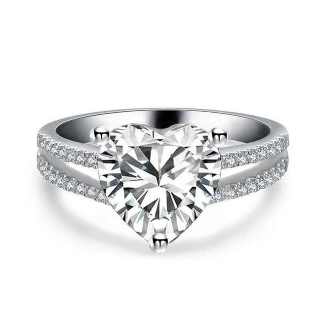Silver Plated Lovely Ring For Valentine Gift 2 CT Simulated Diamond Amazing Ring