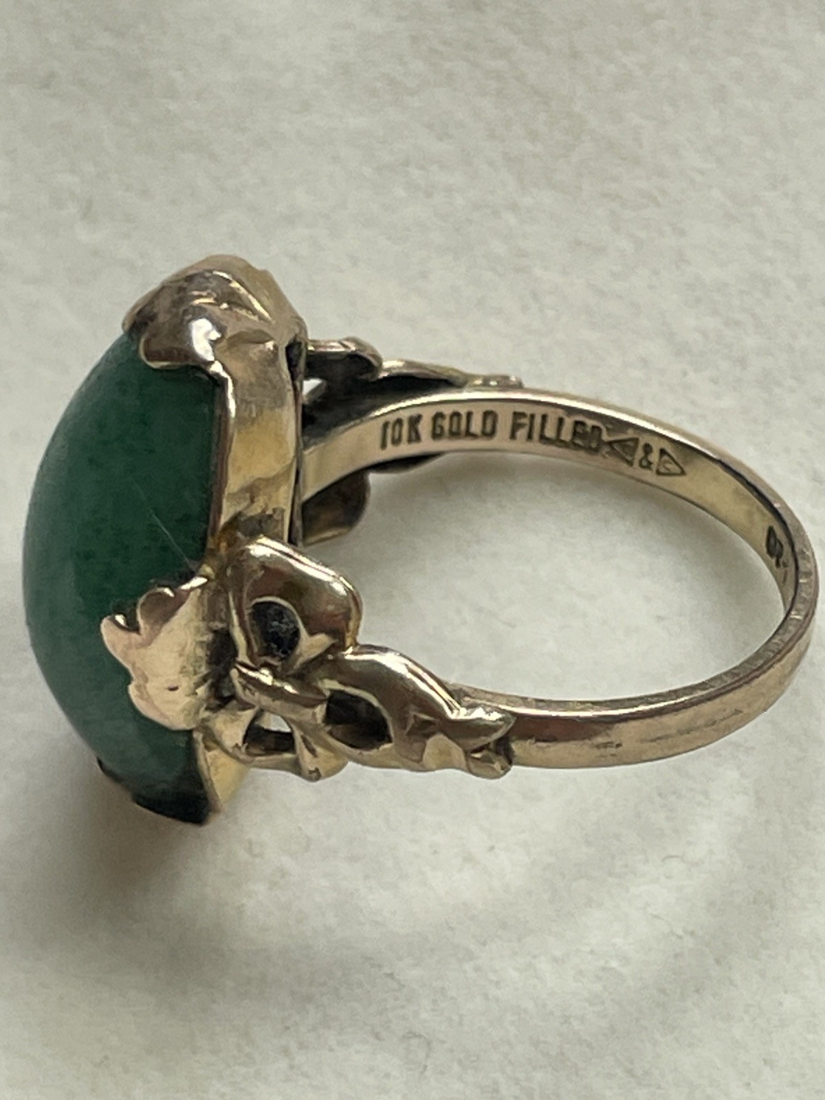 Vintage A&Z 10K Gold Filled Green Jade Aventurine Cabochon Ring Size 7 Bow Motif