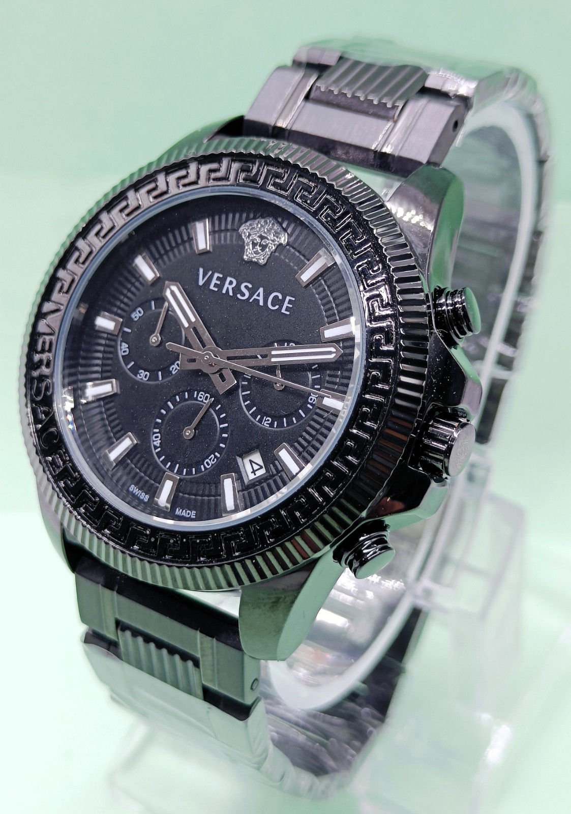 Fantastic Versace Chronograph Date Indicator Analog Men’s Wrist Watch