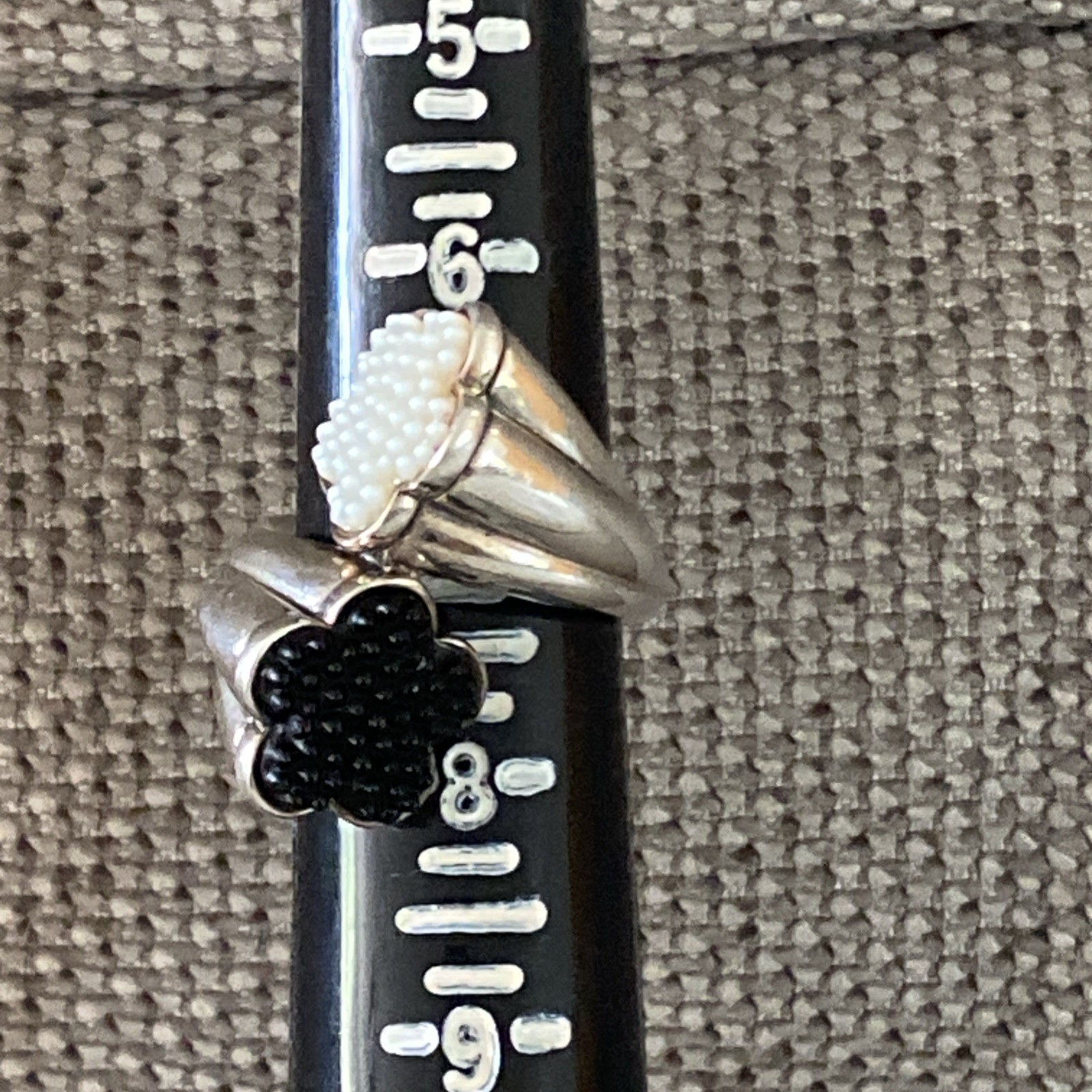 Lagos Caviar Silver, White & Black Ceramic Bead Ring Size 7