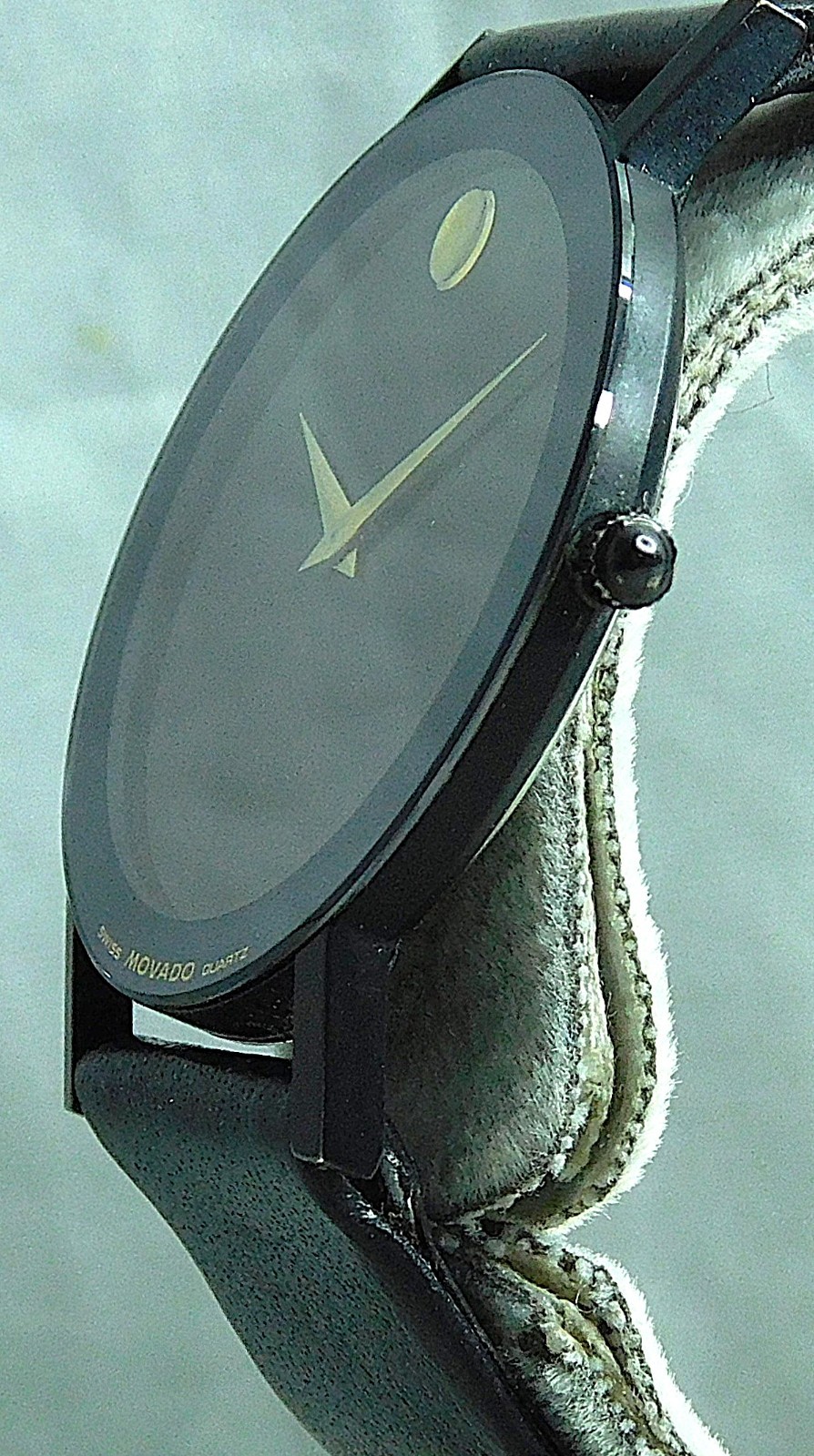 Movado Museum Ultra-Thin 87.40.882N Borderless Sapphire Crystal Mens Watch 31mm