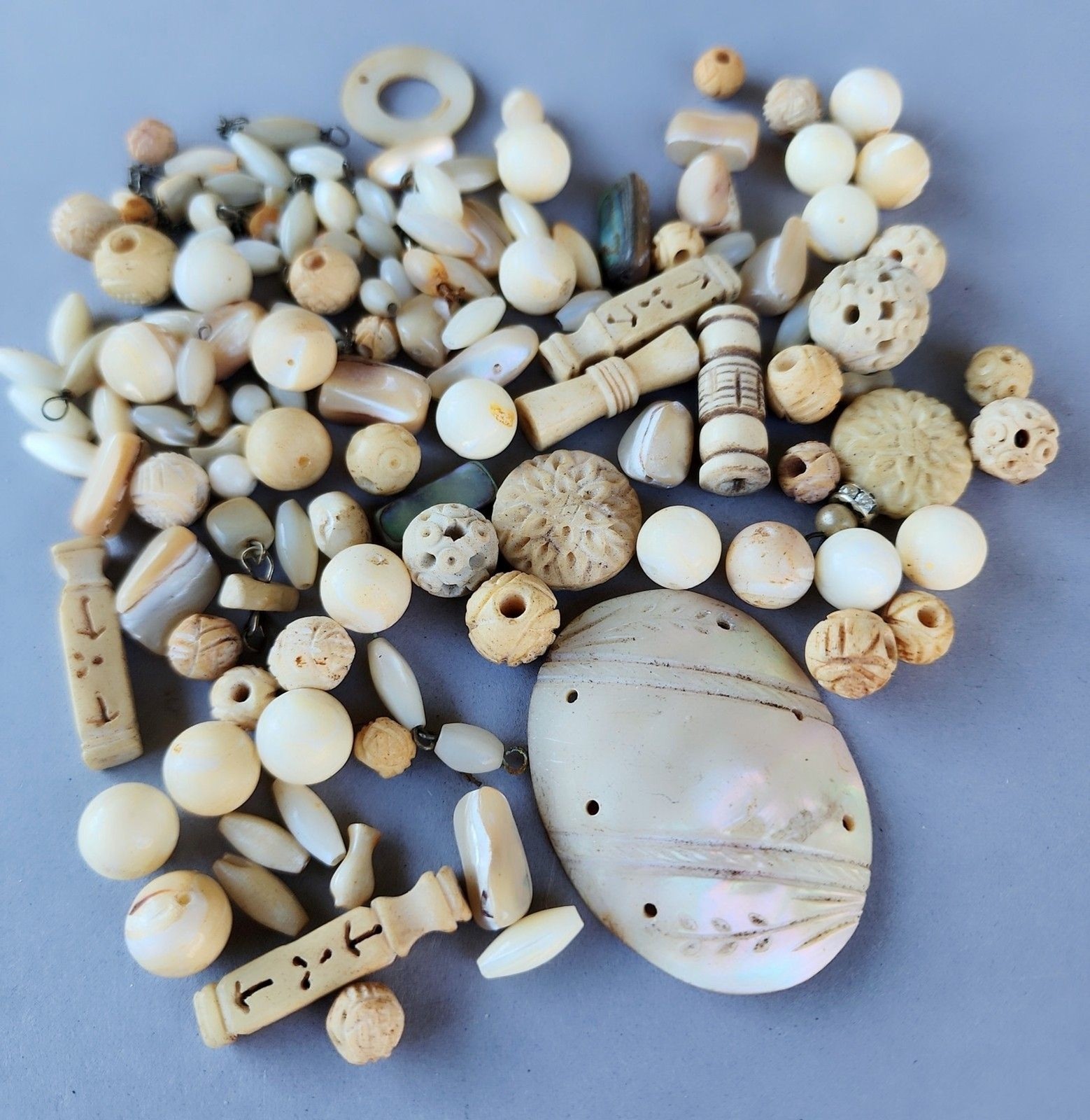 Vtg Mother of Pearl Flower Bone Beads Lot Victorian Rose Beads Jewelry Supplies