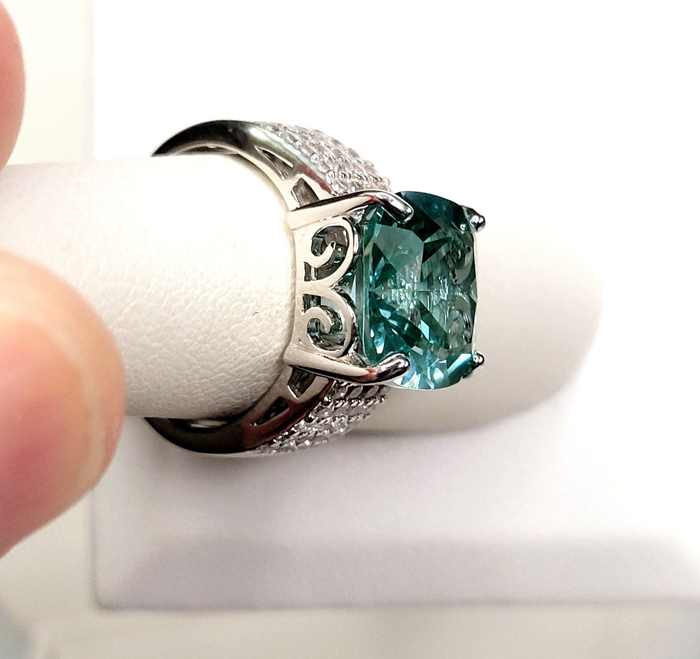 JTV BBJ 925 Green Spinel Gemstone Ring 7.69ctw Rhodium over Sterling Silver sz8