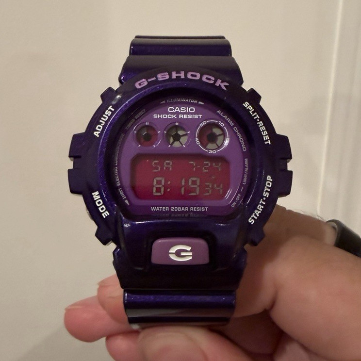CASIO G-SHOCK DW-6900CC is part of the Crazy Colors (CC) WITH REPLACEMENT BOX