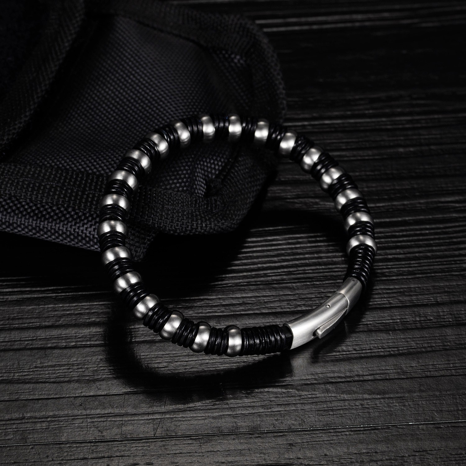 Personality Creative Trend Titanium Steel Magnetic Buckle Bracelet