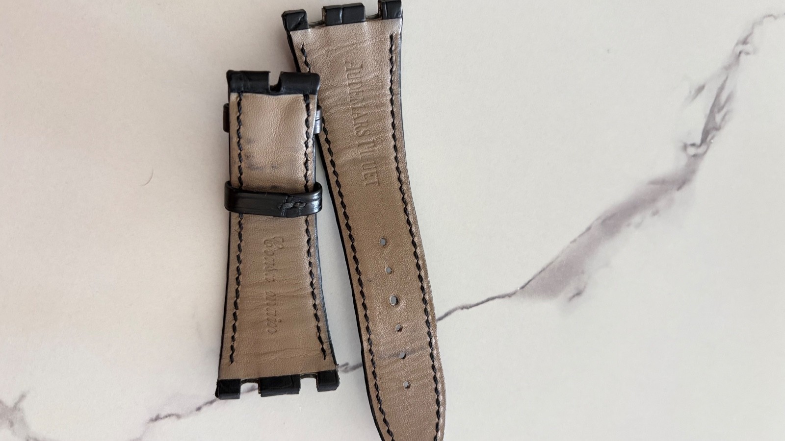 AP 100% Authentic Audemars Piguet Royal Oak Black Leather Strap 26mm x 18mm