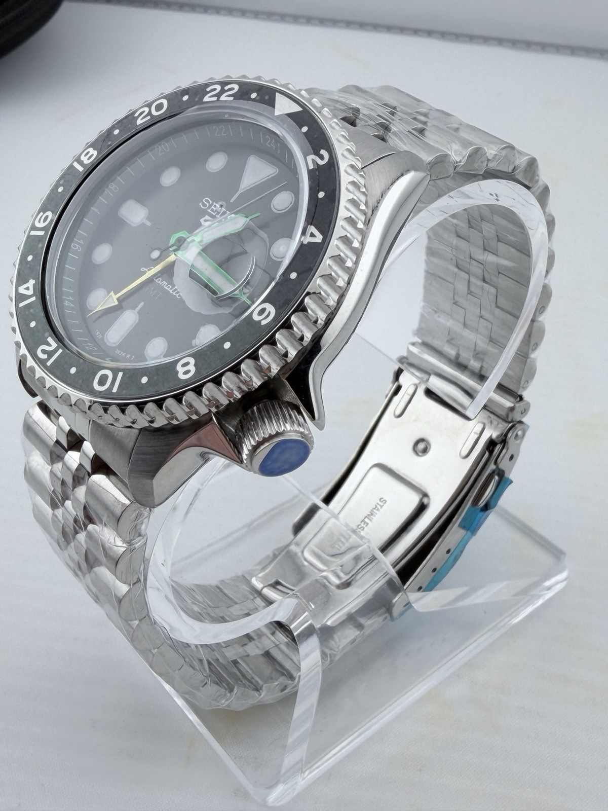 Seiko 5 Sports GMT SSK005 Green Automatic Jubilee Bracelet Box & Case 42.5mm