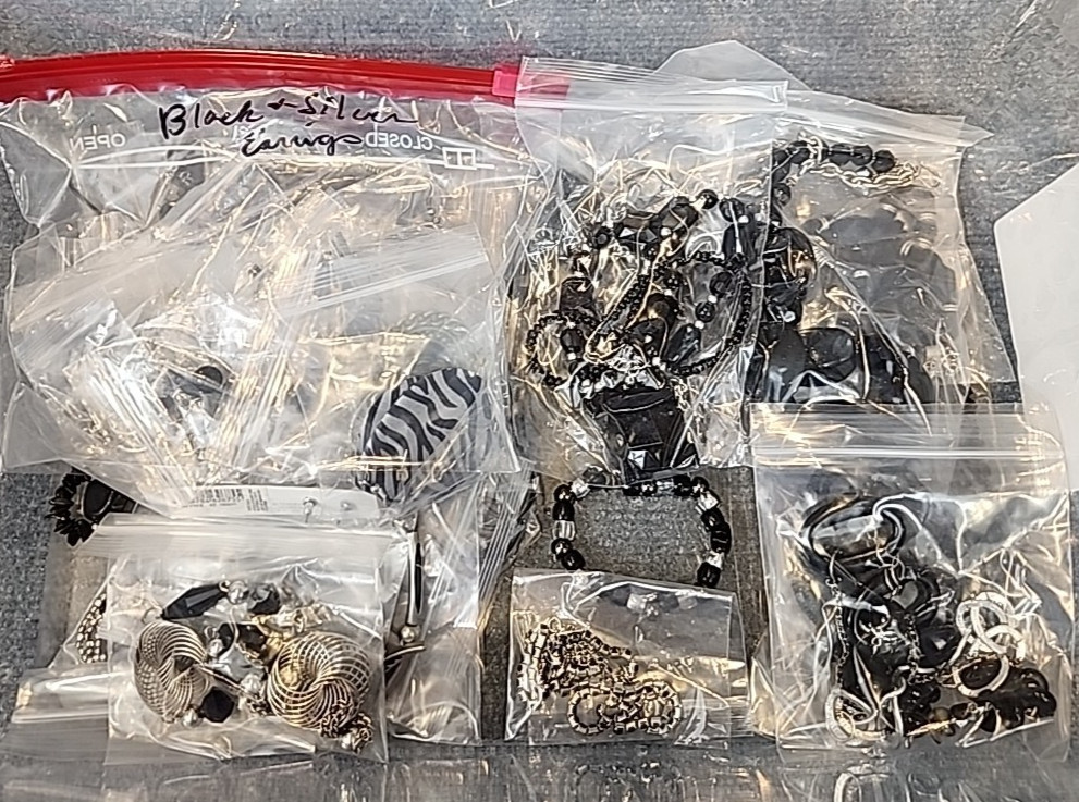 Jewelry Wearable Black & Silver Collection 5 Lbs Lot #3788 See Description