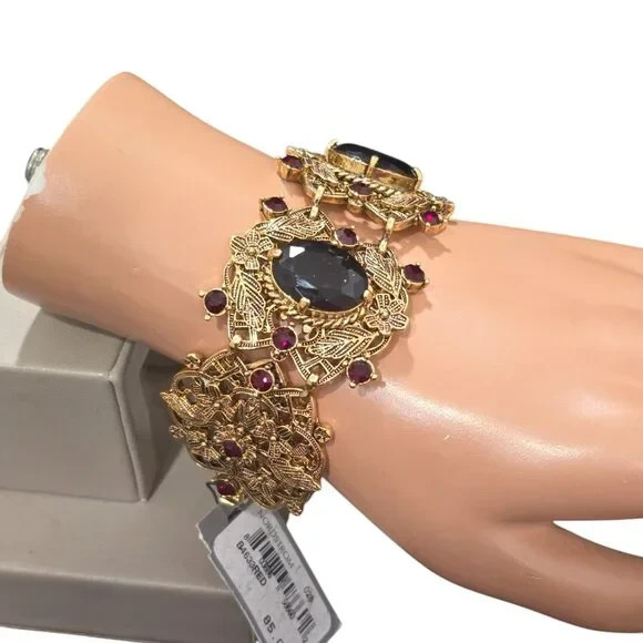 Sequin Nordstrom Women’s Gold Tone Red Statement Bracelet NWT