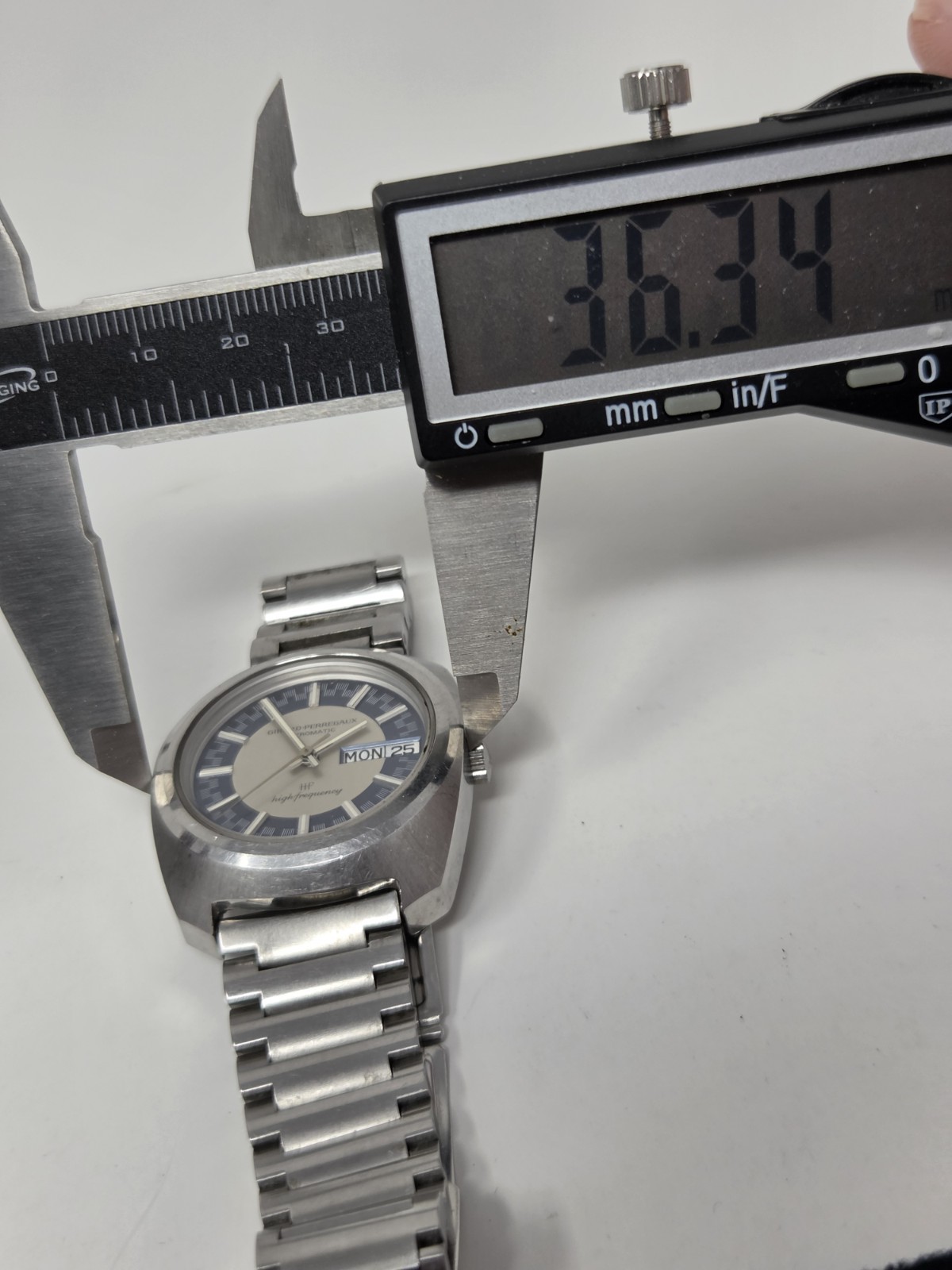 Vintage Girard-Perregaux Gyromatic High Frequency Blue Racing Dial Watch 1970s