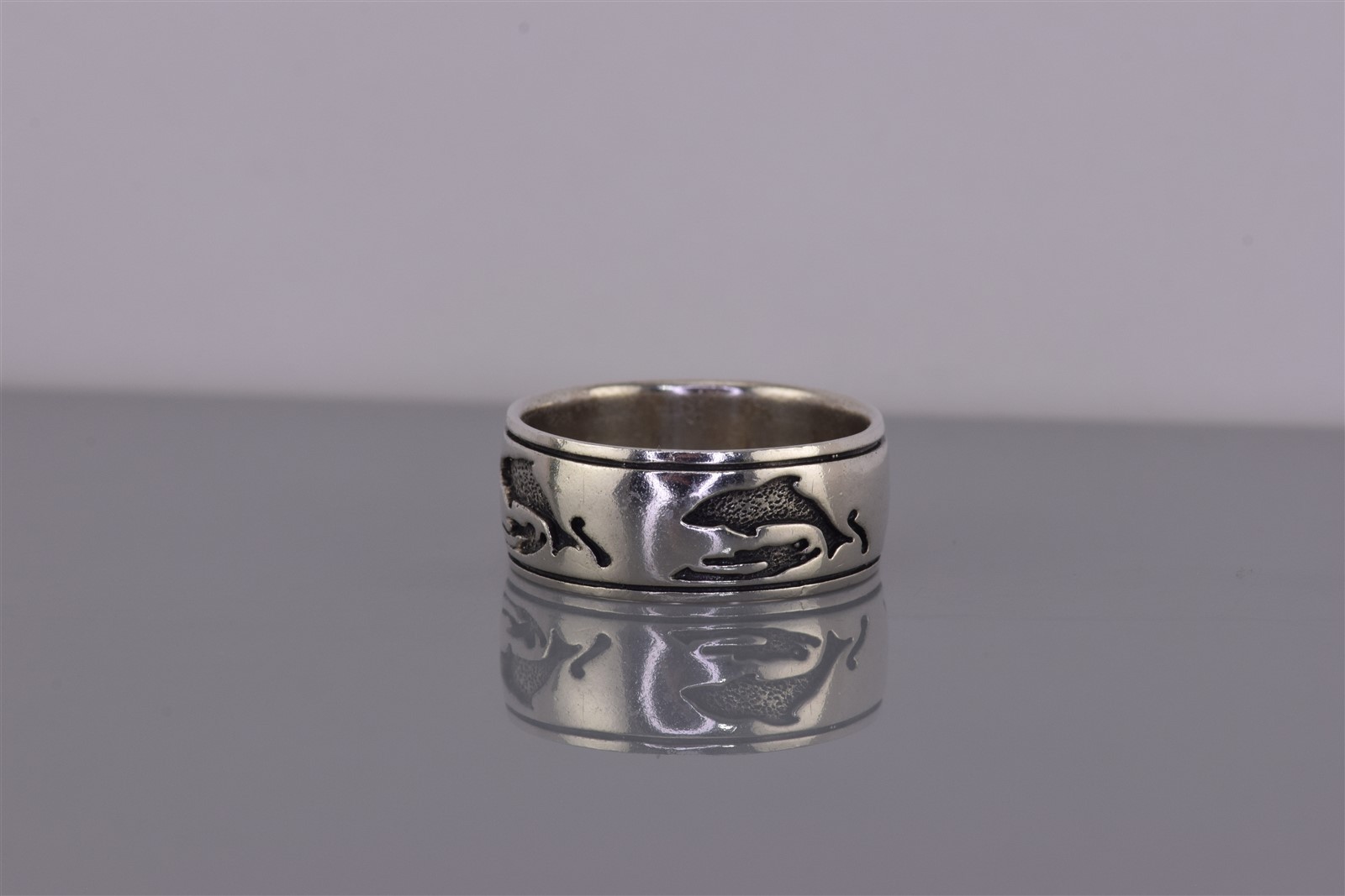 Peter Stone Sterling Silver 8.5mm Carved Jumping Dolphin Band Ring 925 Sz: 9