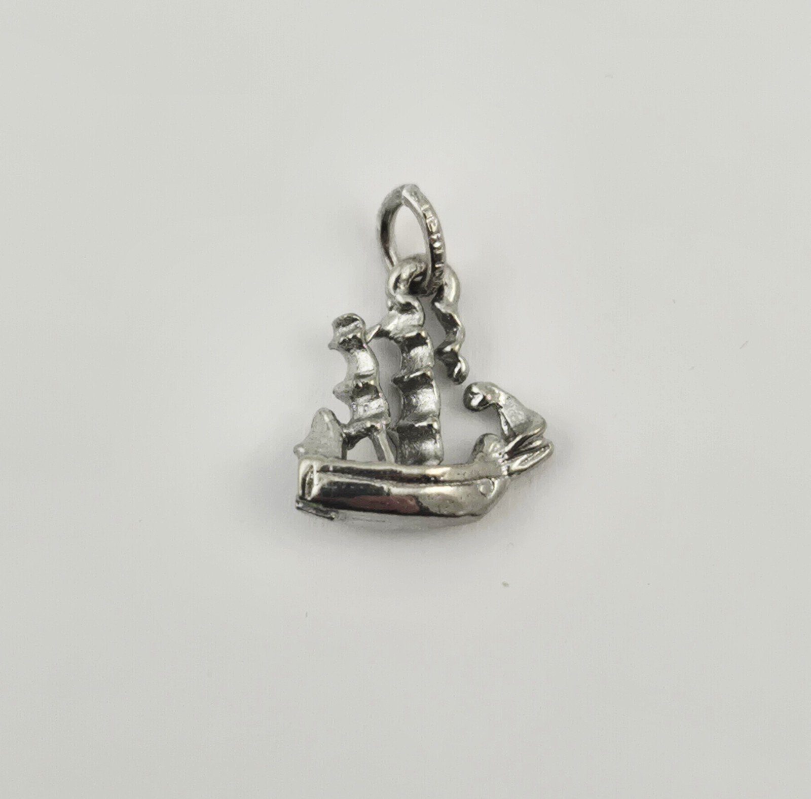Vintage Sterling Silver Junk Ship Sailing Boat Charm Pendant 925 – 1.2g