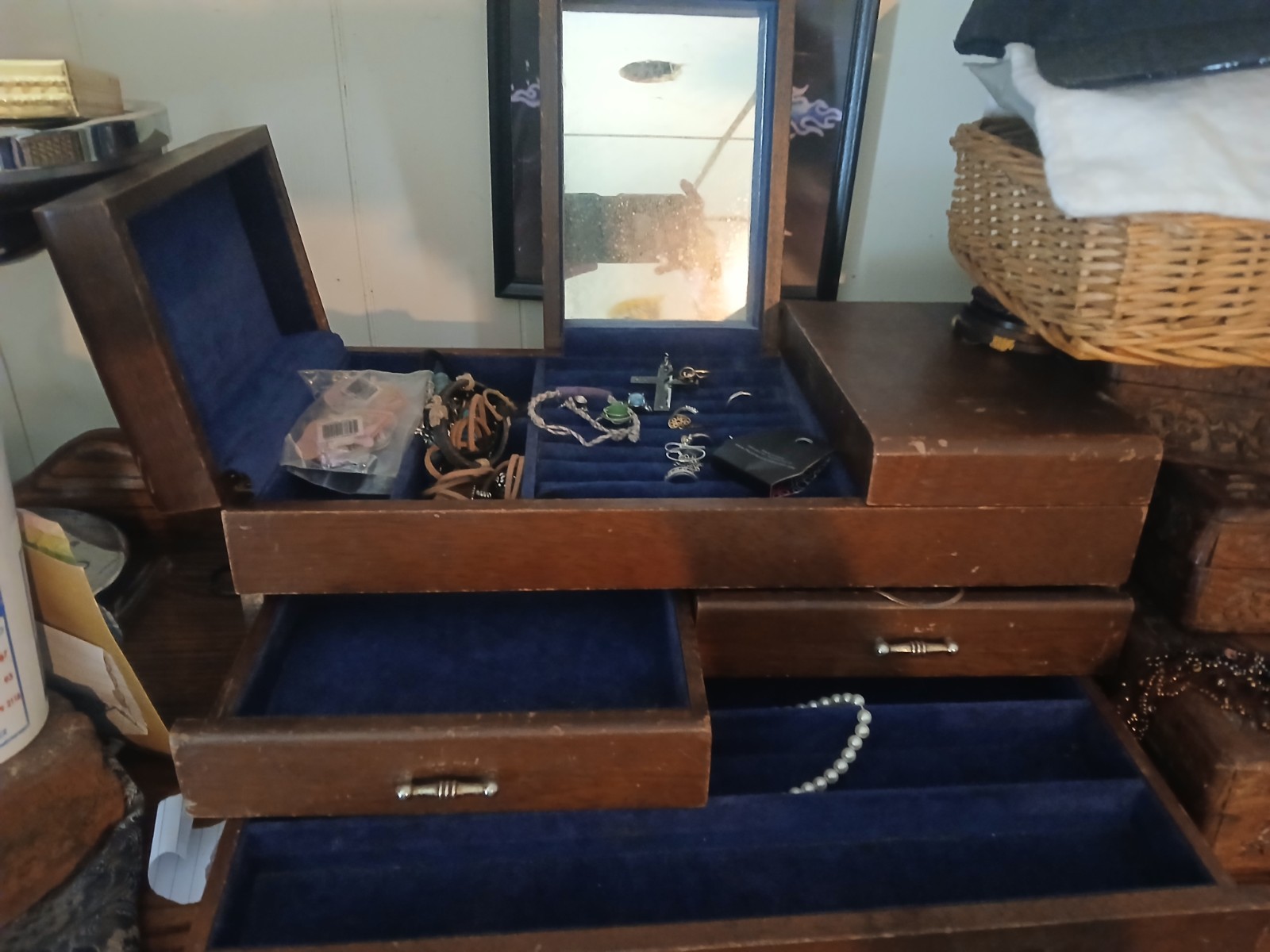 Rare 1920s japanese jewelry/sewing box. imported