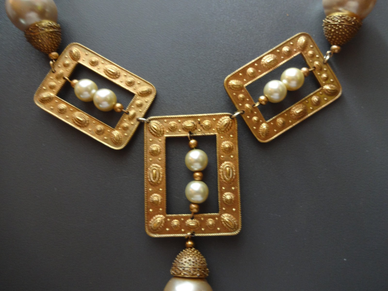 Vtg Signd DR Massive Statement Gold Tone Chunky Baroque Pearl Etruscan Necklace