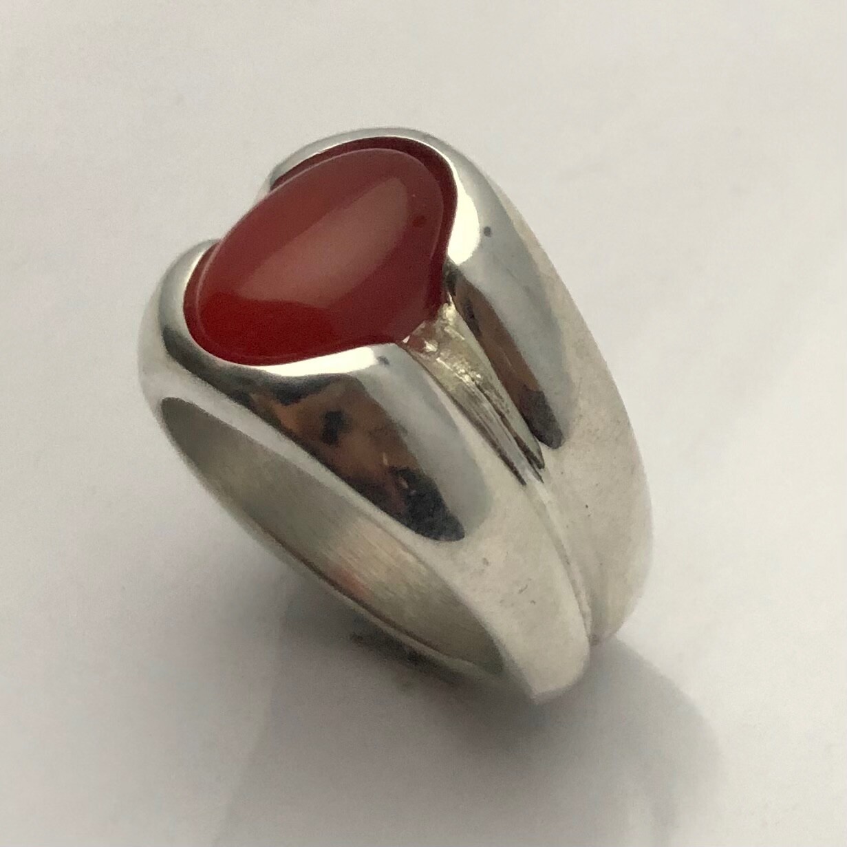 MJG STERLING SILVER MEN’S RING. 14 x 10mm OVAL NATURAL CARNELIAN CAB. SZ 10.