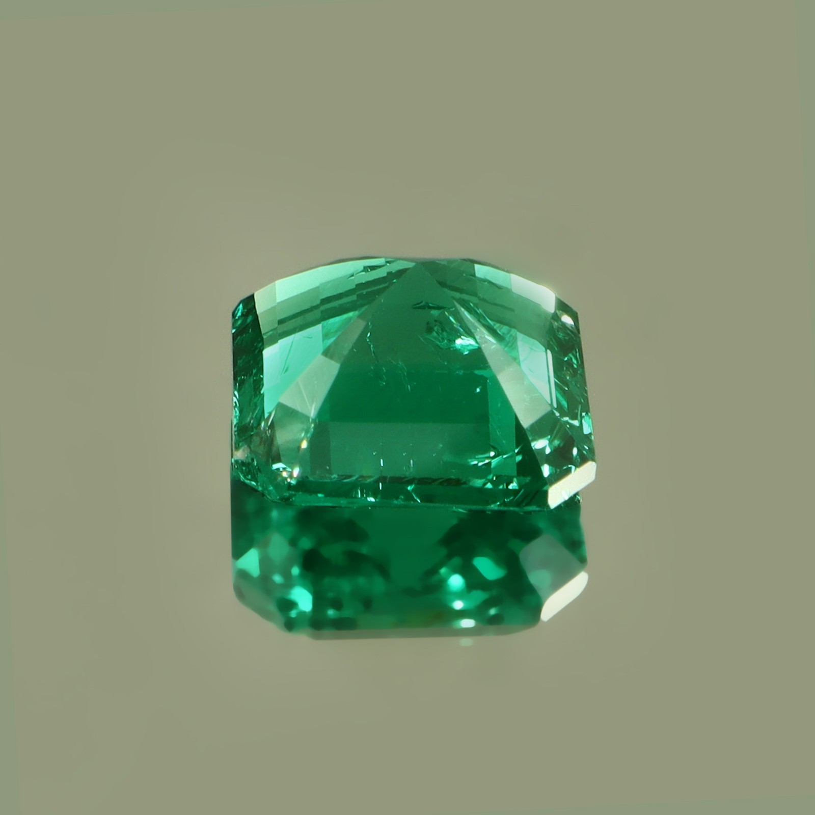 15×15 MM Lab Grown Colombian Ethical Green Emerald Loose Gemstone Asscher Cut