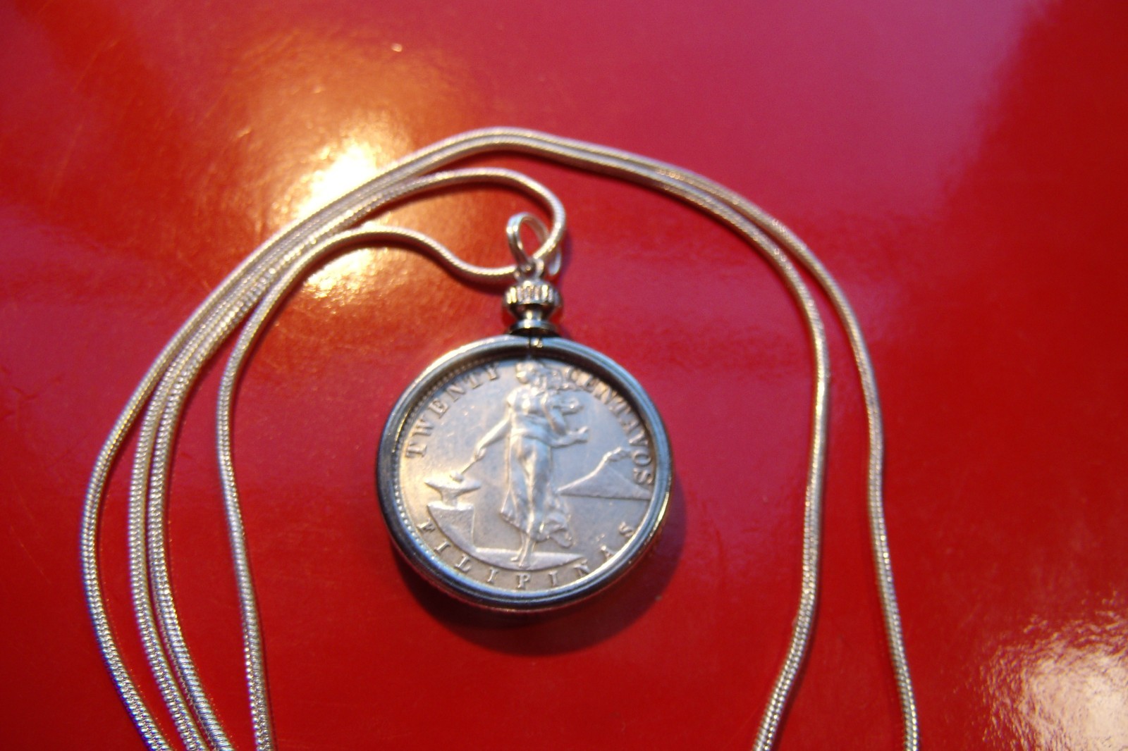 1944 – 1945 Philippines Silver Lady Victory Bezel on 24″ 925 Silver Snake Chain