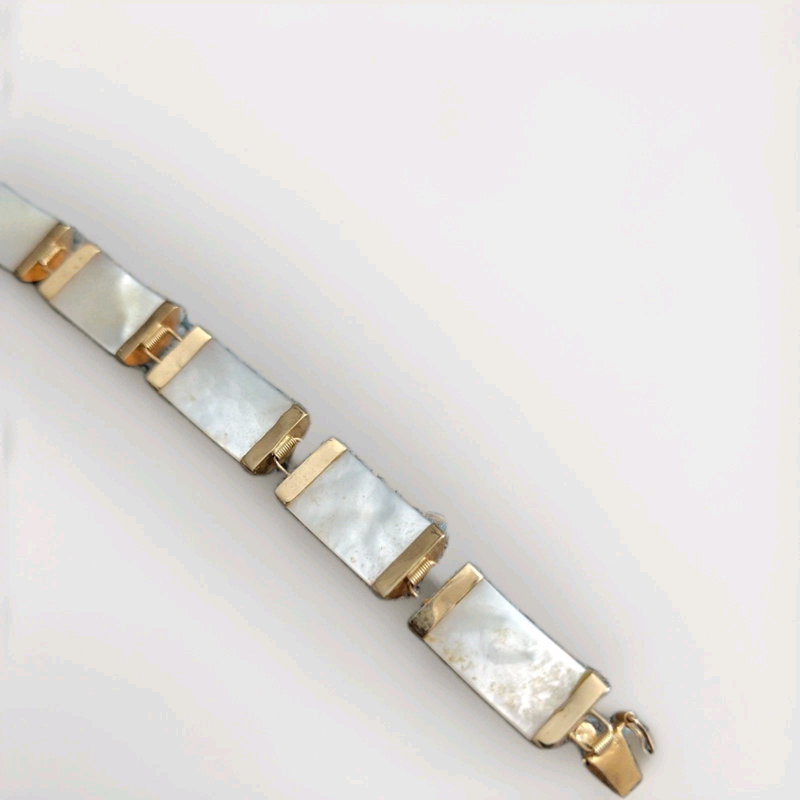 14K Yellow Gold Mother Of Pearl Gemstone Panel Tennis Bracelet Vintage Push Lock