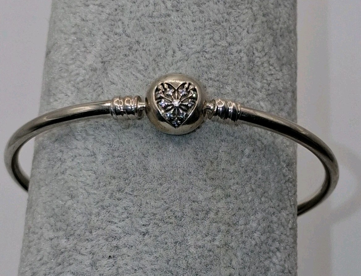 Pandora Sterling Silver You Melt My Heart Bangle 598619C00 S925 ALE 20cm