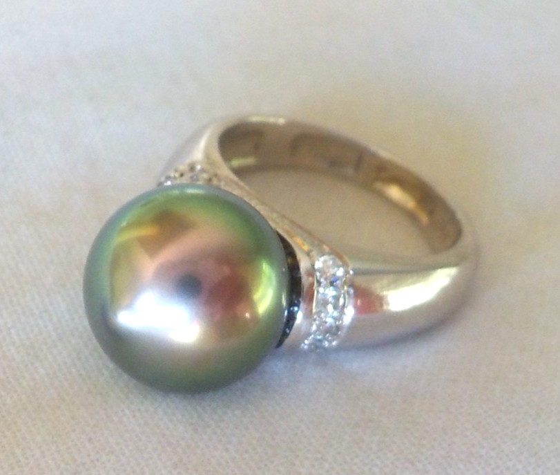 Elegant 14K White Gold Tahitian Pearl Diamond Ring – 8.8 grams, Sz 5.75, 0.10ct