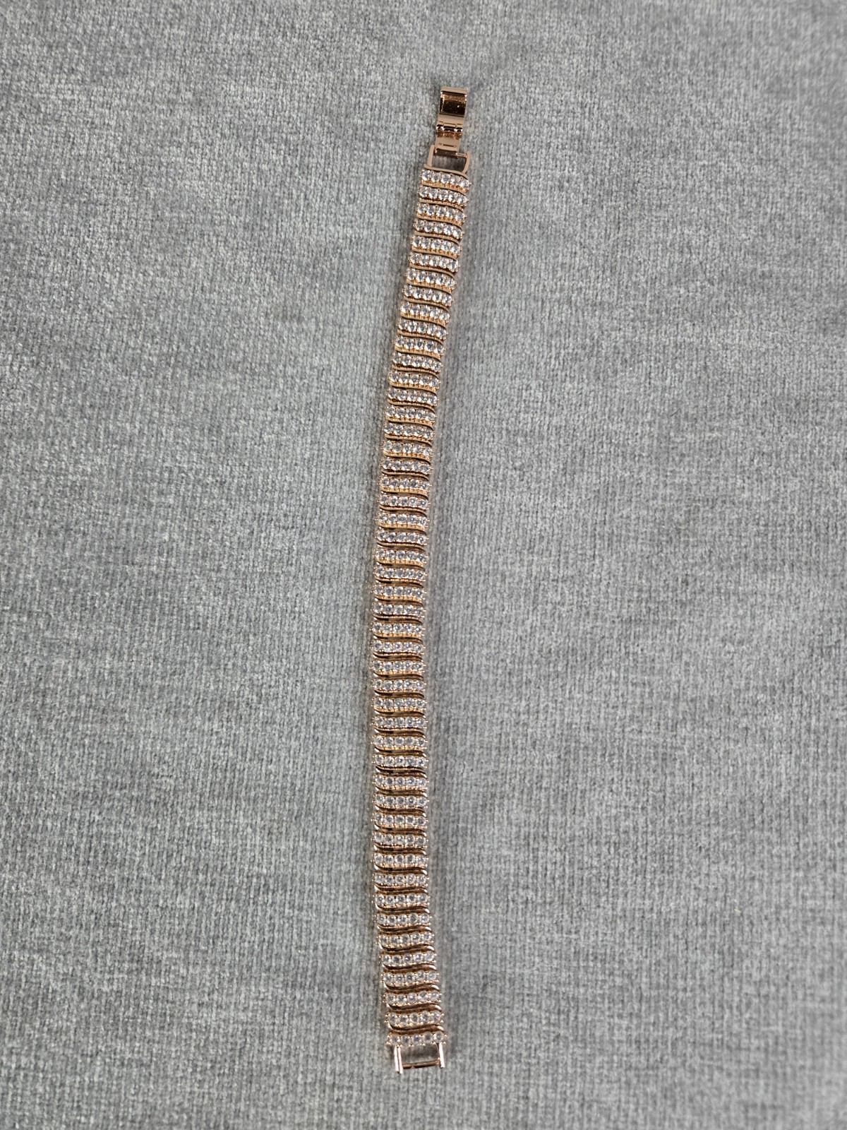 DAN BURY MINT -Shimmering 14kt rose gold-tone, elegant copper-alloy bracelet