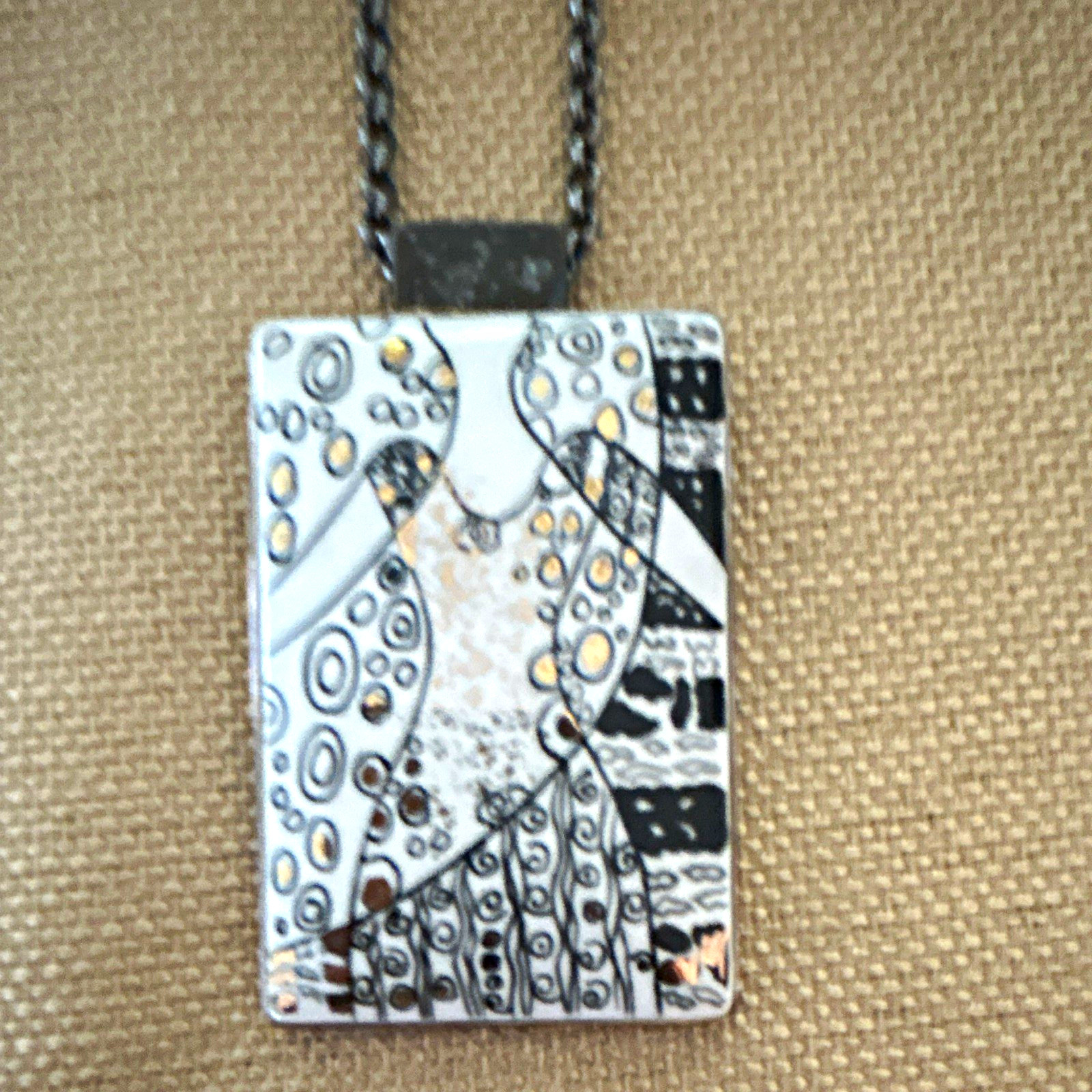 Silver Tone Rectangle Pendant Choker Necklace Black & White with lobster clasp