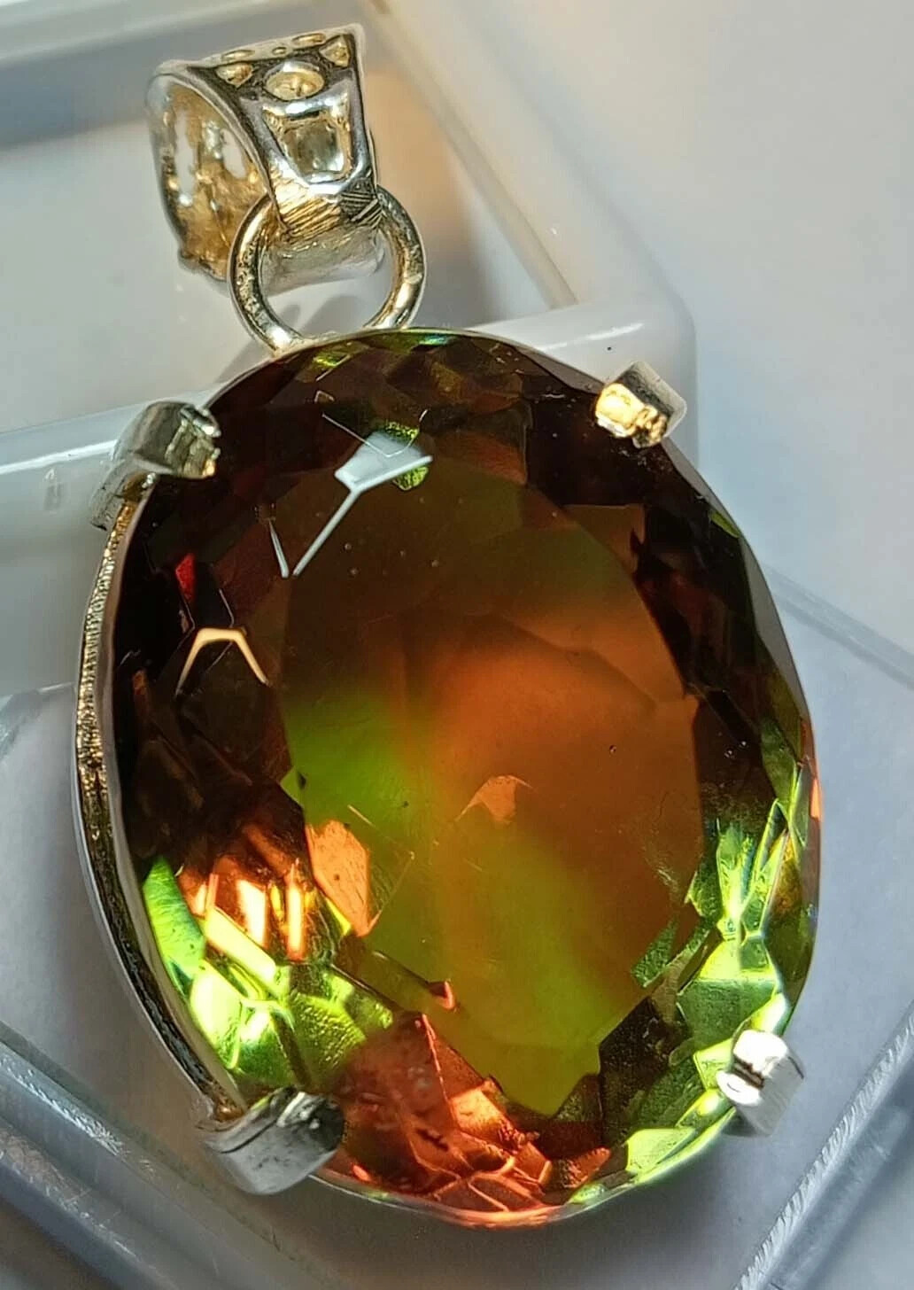 Oval Cut Pendant Alexandrite Colour Change 62-64 Ct Natural Gemstone Certified
