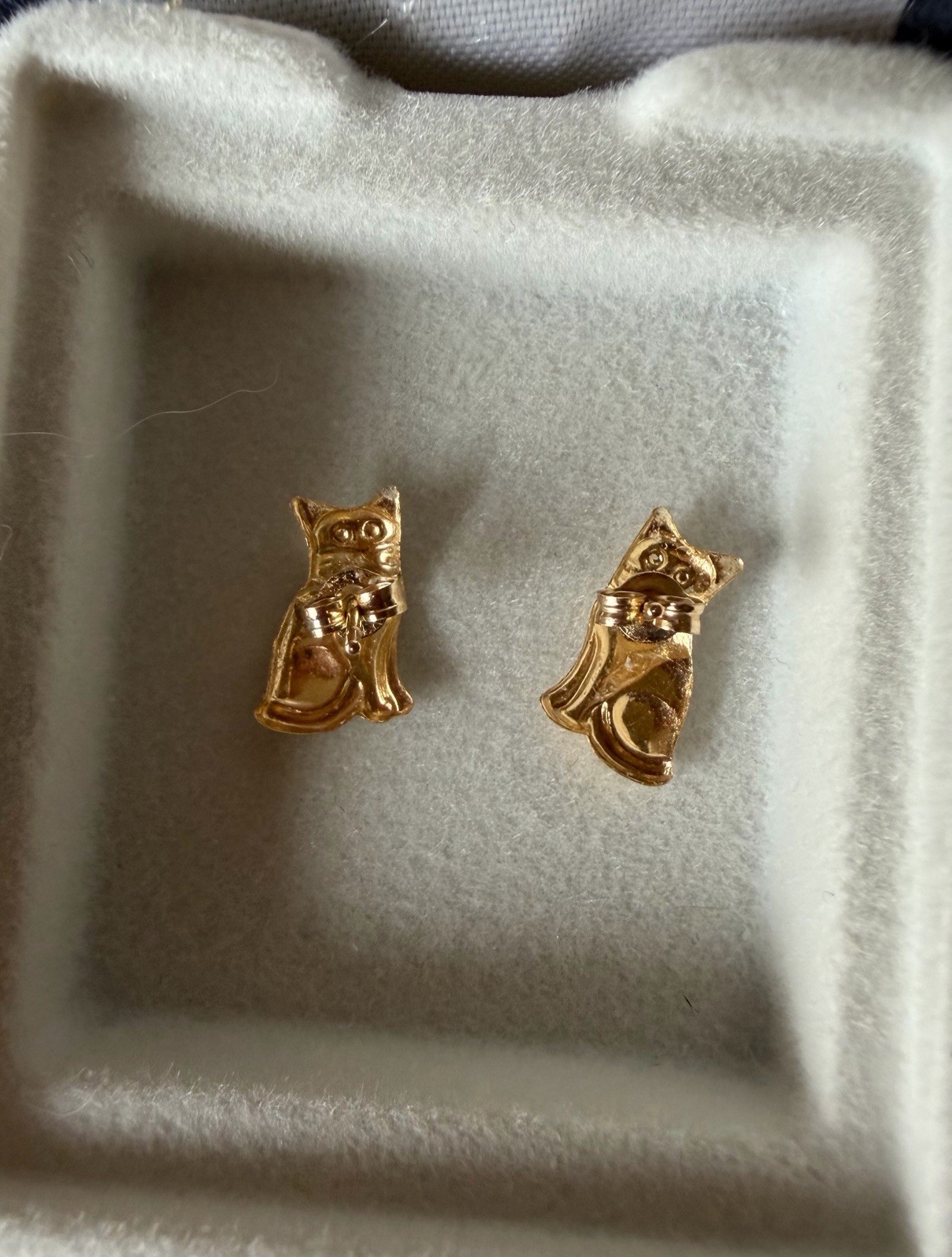 Real 10K Solid Yellow Gold 12.7MM Diamond Cut Small Cat Kitten Stud Earrings