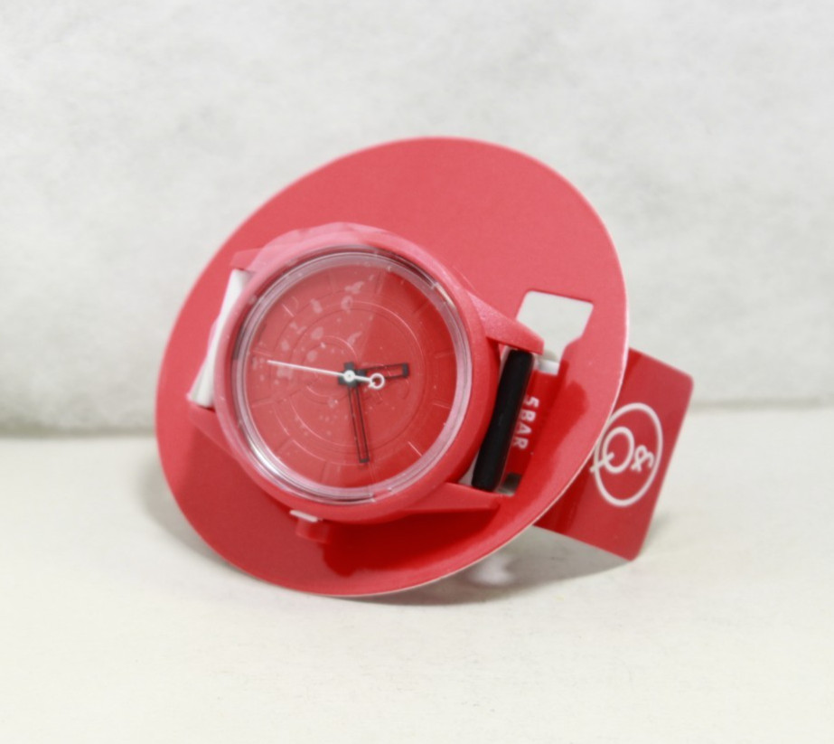 Q &Q JAPAN Waterproof Unisex Kids Analog Quartz Watch/ RED WHITE BLACK