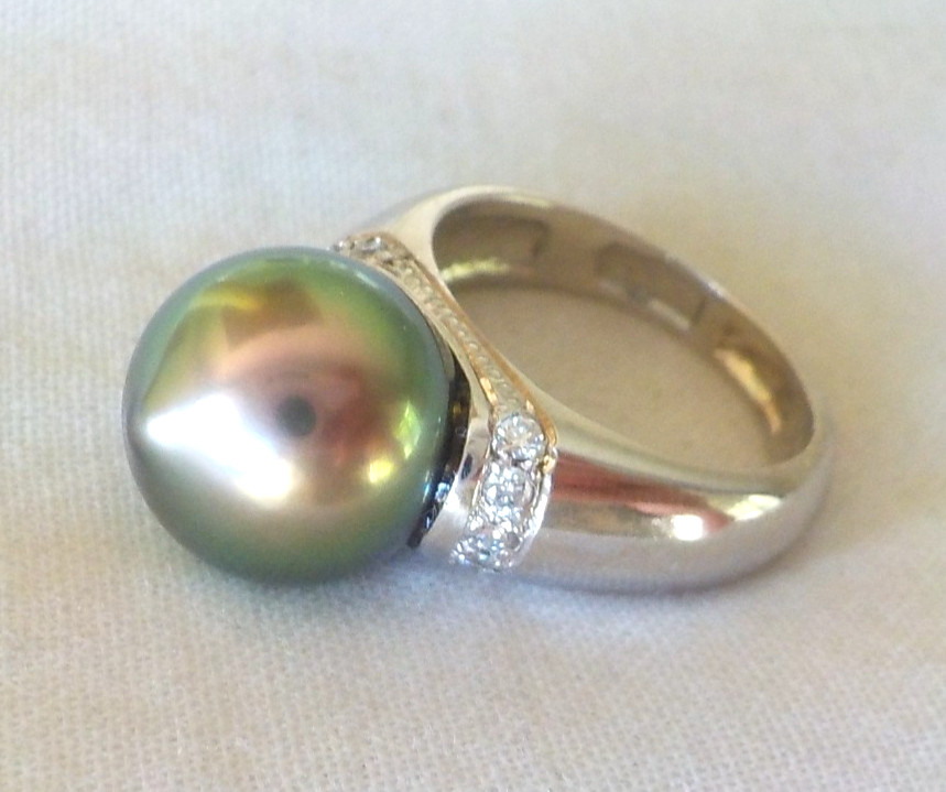 Elegant 14K White Gold Tahitian Pearl Diamond Ring – 8.8 grams, Sz 5.75, 0.10ct