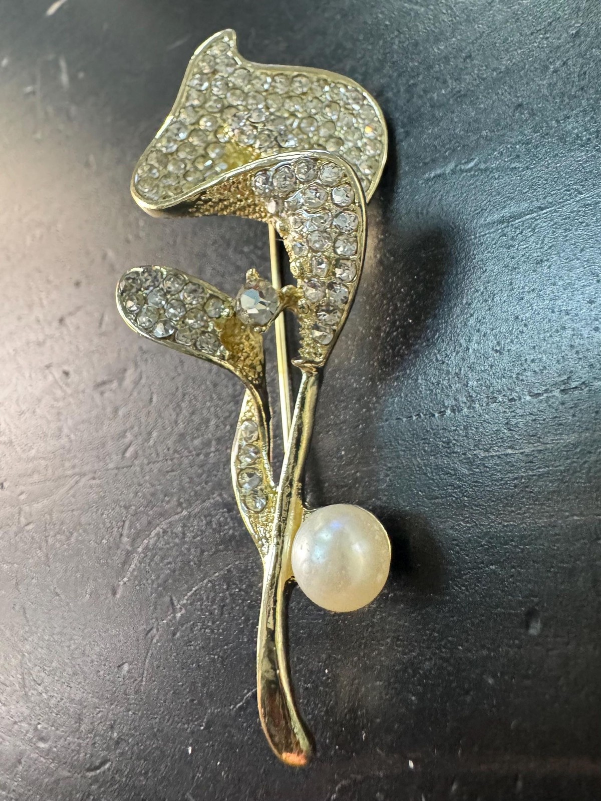 Vintage Calla Lily Flower Crystal Rhinestone Brooch Pin B43