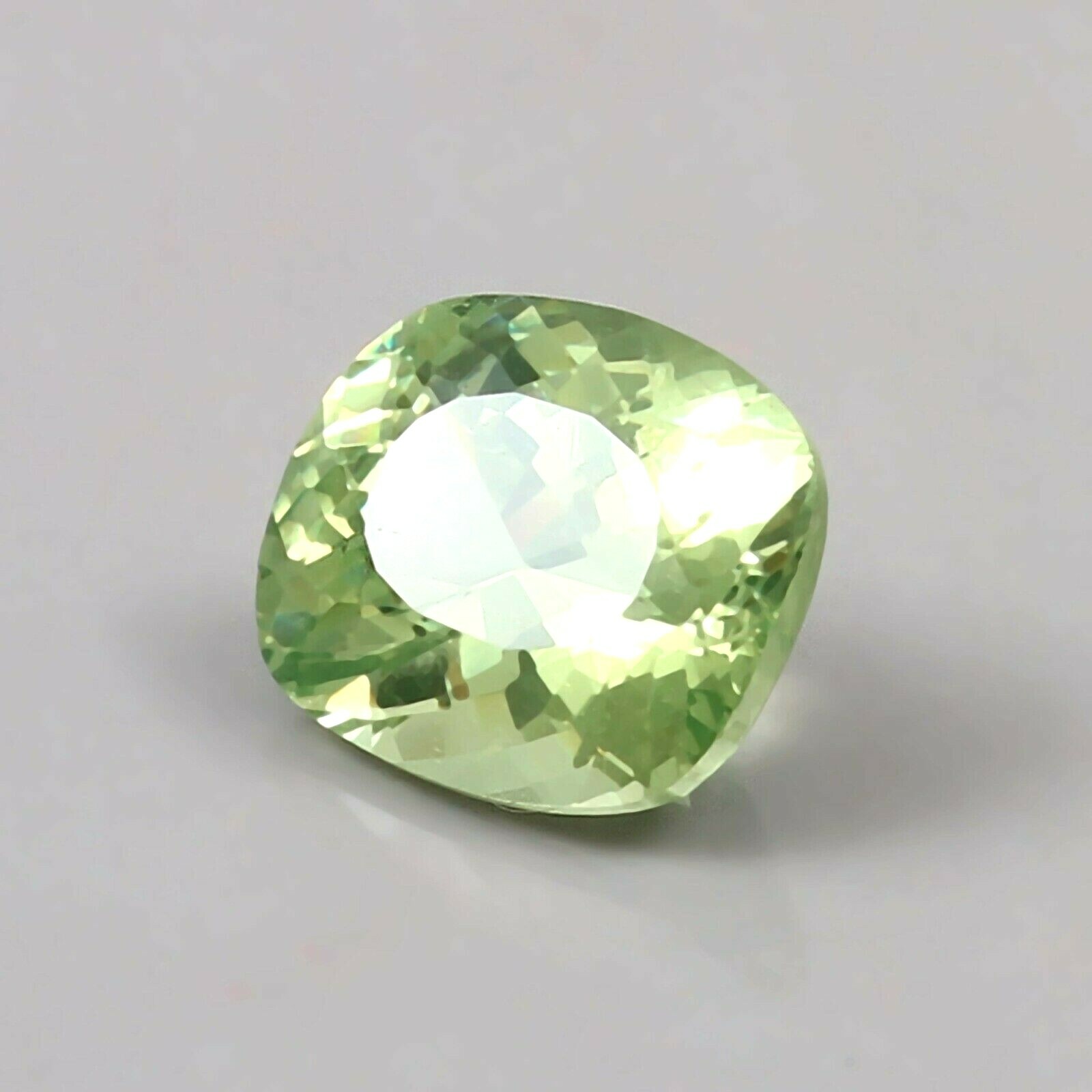 AAA Natural Flawless Green Ceylon Chrysoberyl Loose Cushion Gemstone Cut 5.00 Ct