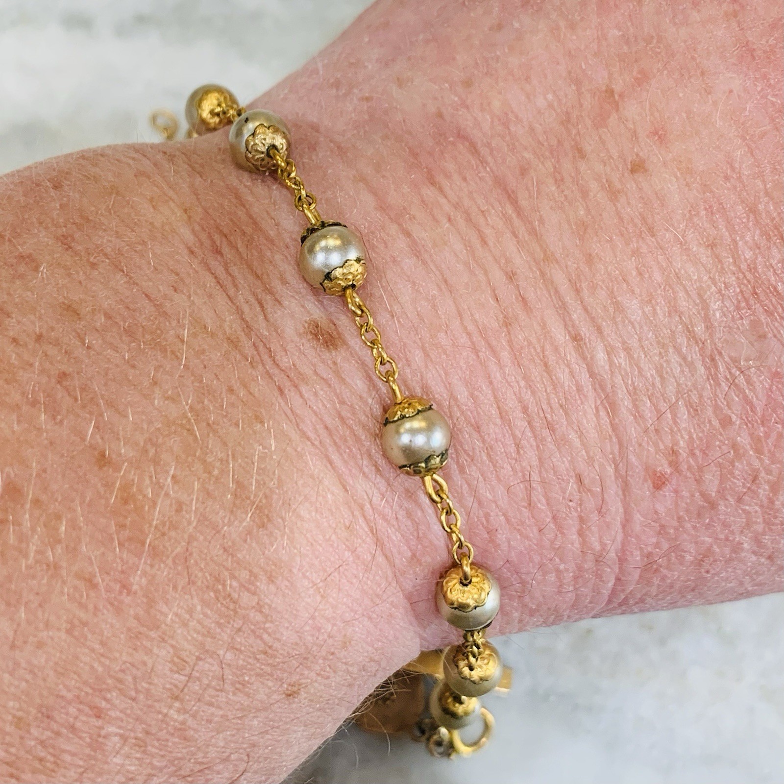 Crucifix Pearl Bracelet Gold Filled Faux 6mm 7.69gr Catholic Dangles Italy 7.5”