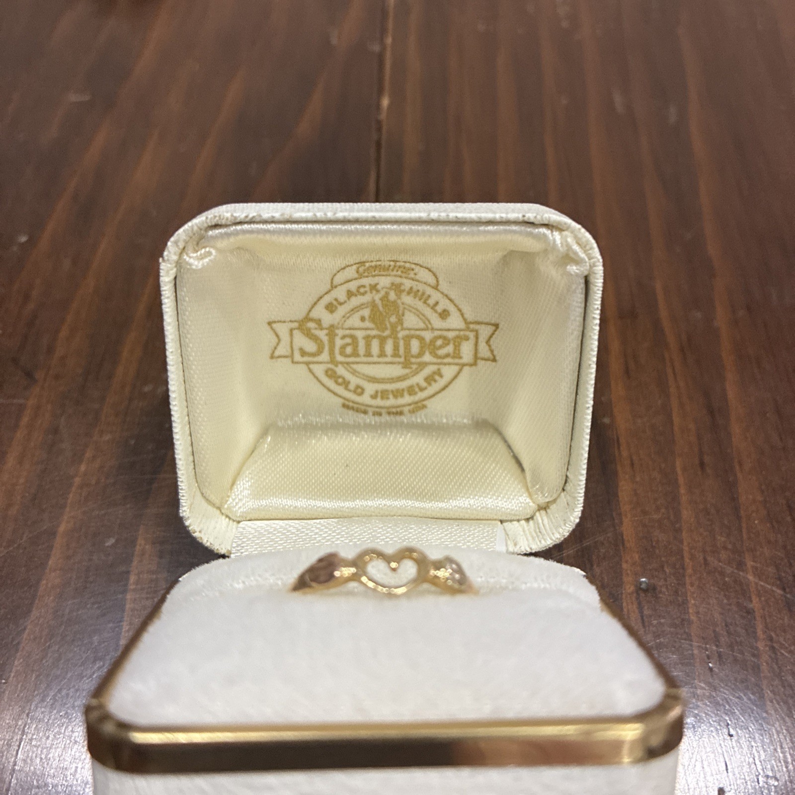 HEART SHAPED 10k GOLD RING SIZE 7