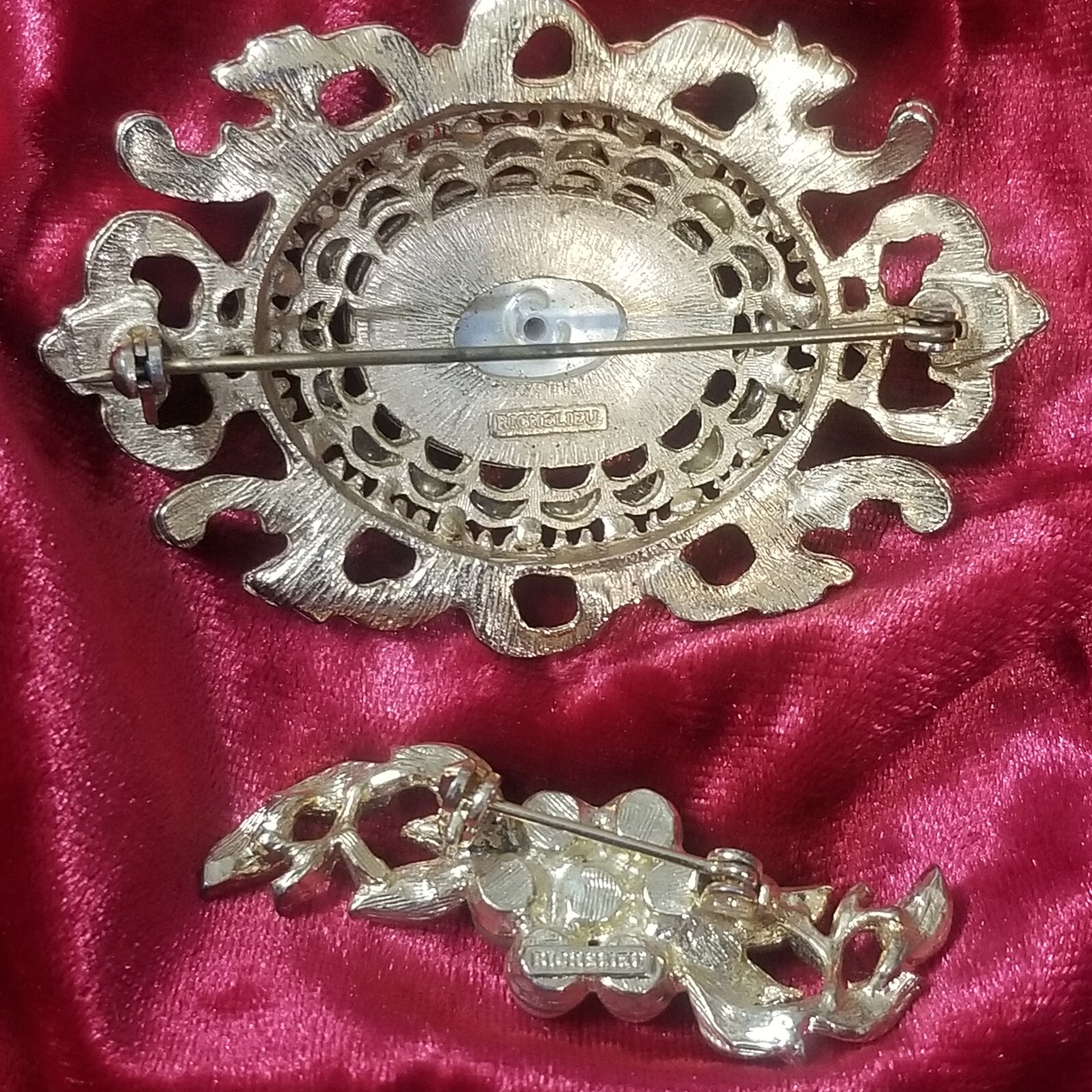 Richelieu 2 Brooch Pins 1 Large Oval & 1 Bar Pin Faux Pearls Gold Tone Vintage