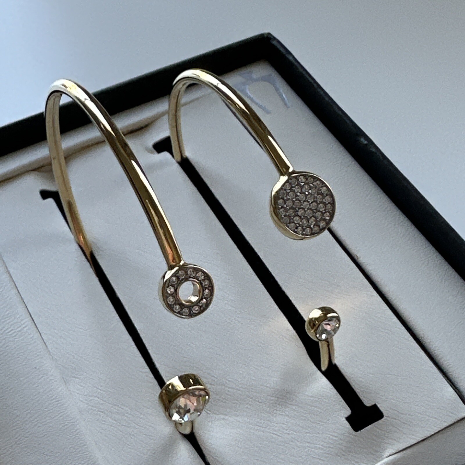 Bulova Box Set with Bangle Bracelets And Crystal Ladies Watch 98X119