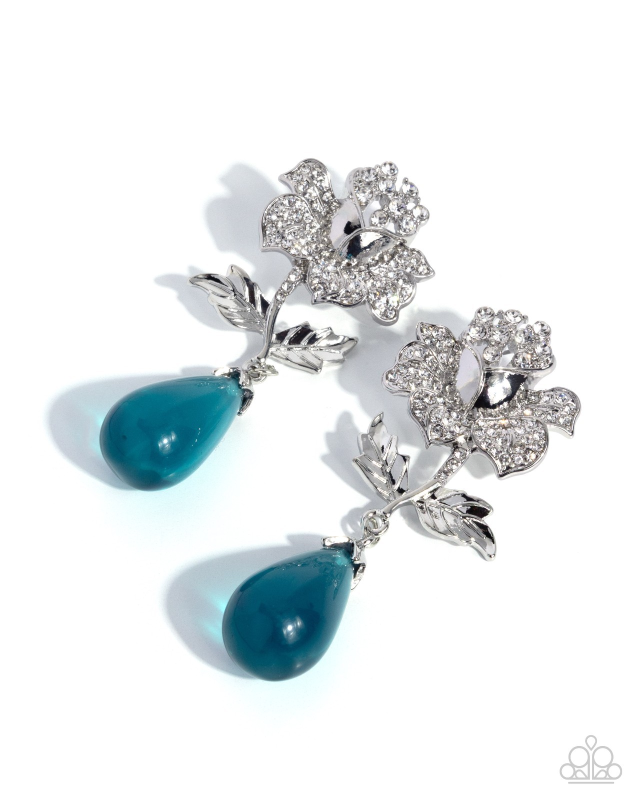 ~ Paparazzi Jewelry🔥Flourishing Fringe🔥Blue ~ Earrings ~ New 05/26 ~ Flowers ~