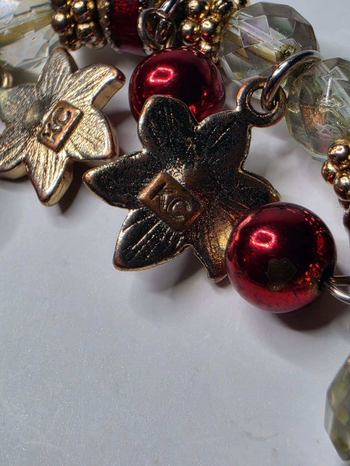 KENNETH COLE Christmas Poinsettia Charm Bracelet Enamel & Crystals Stretch