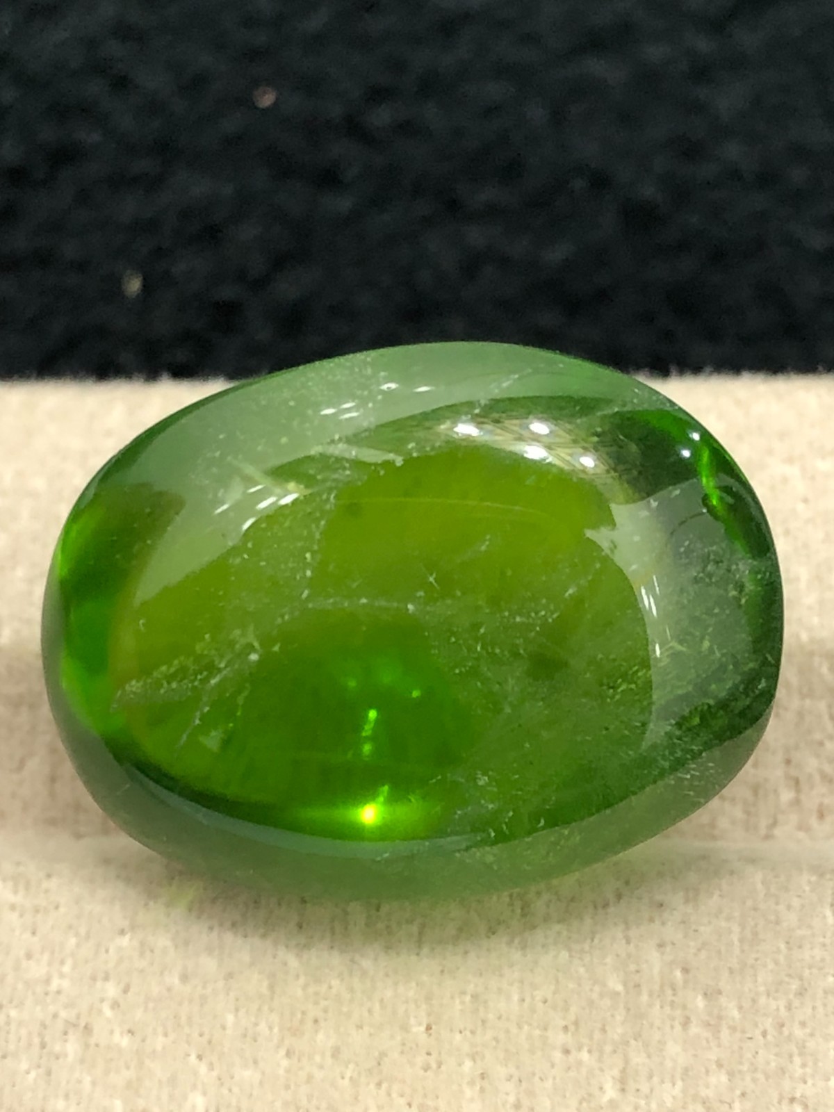 50 CT TOP QUALITY CABOCHAN PERIDOT LOOSE GEMSTONE (23.80x 17.05x 13.0 mm)