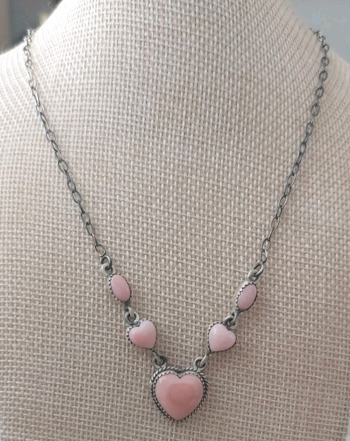 New Sweet Sterling Silver & Natural Pink Conch Heart Necklace