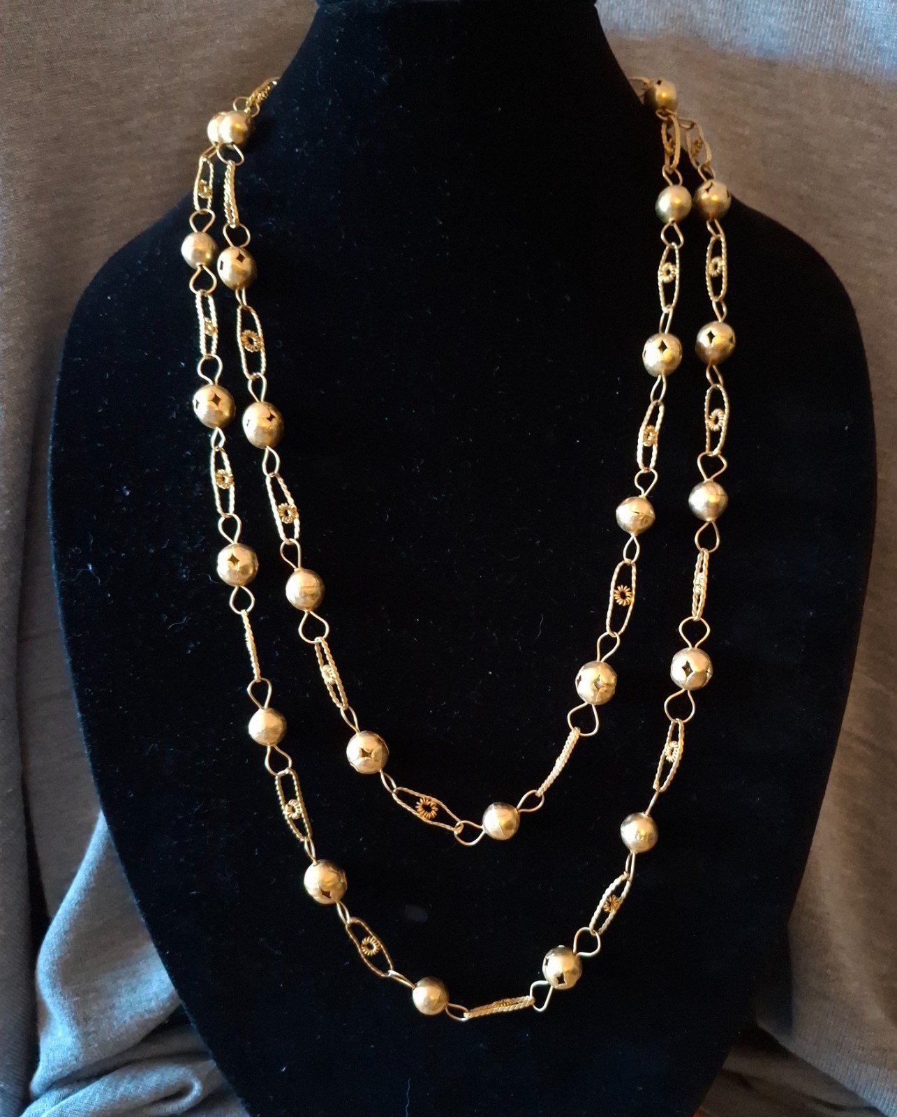 Vintage 1960s -1970s Jewelry Flapper-style Filigree Metal Orbs & Links Necklace