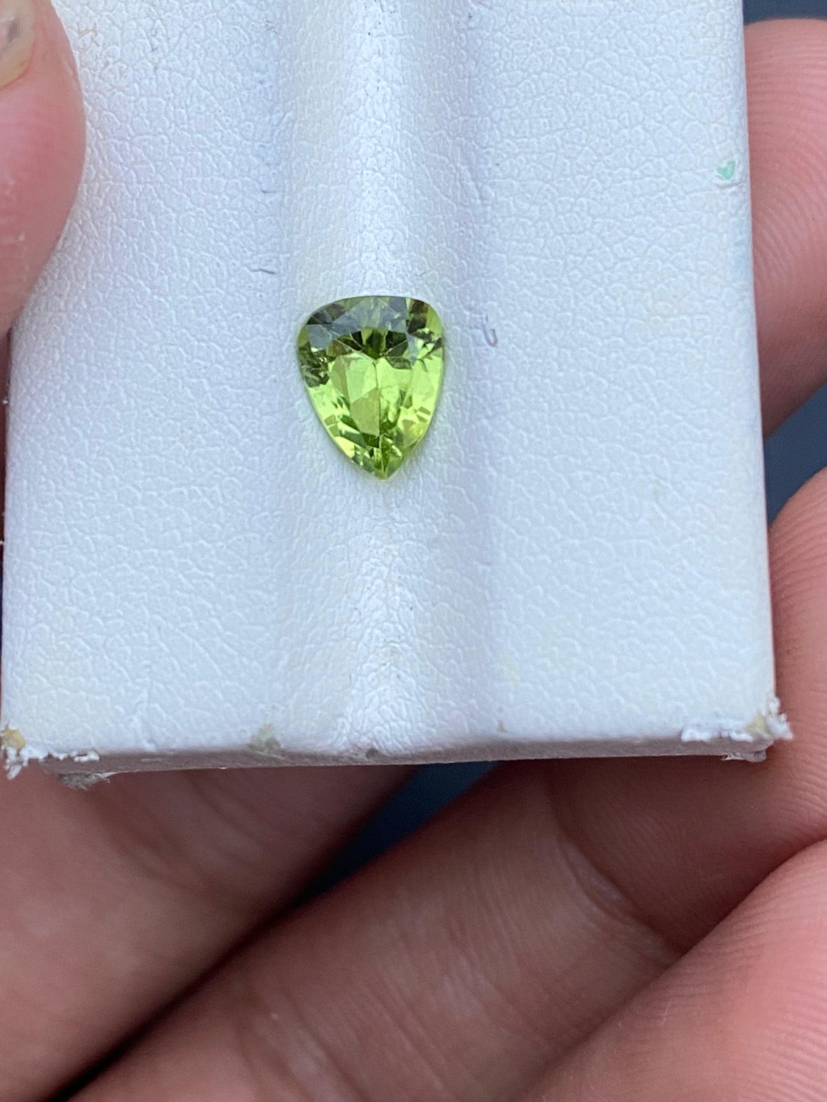 0.95Ct Natural cut peridot pear shape loose Gemstone From Pakistan