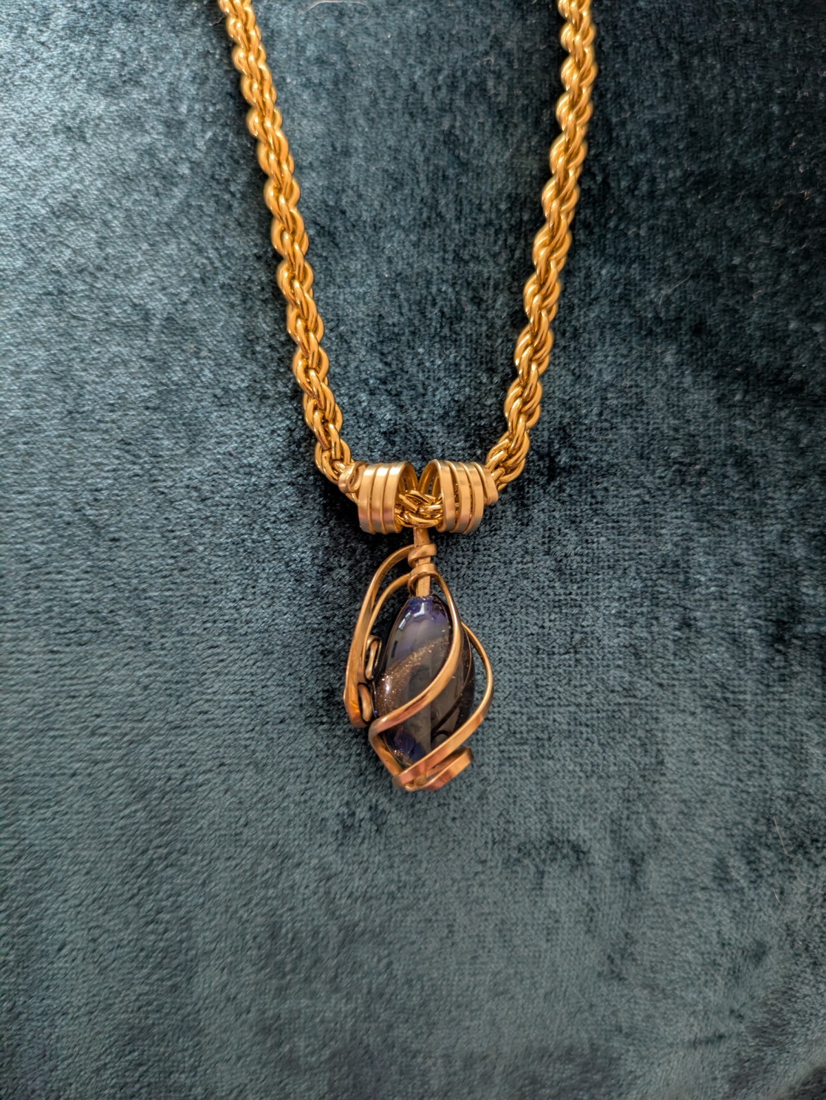 Monet chain, twisted rope design with wire-wrapped glass bead pendant 1980s