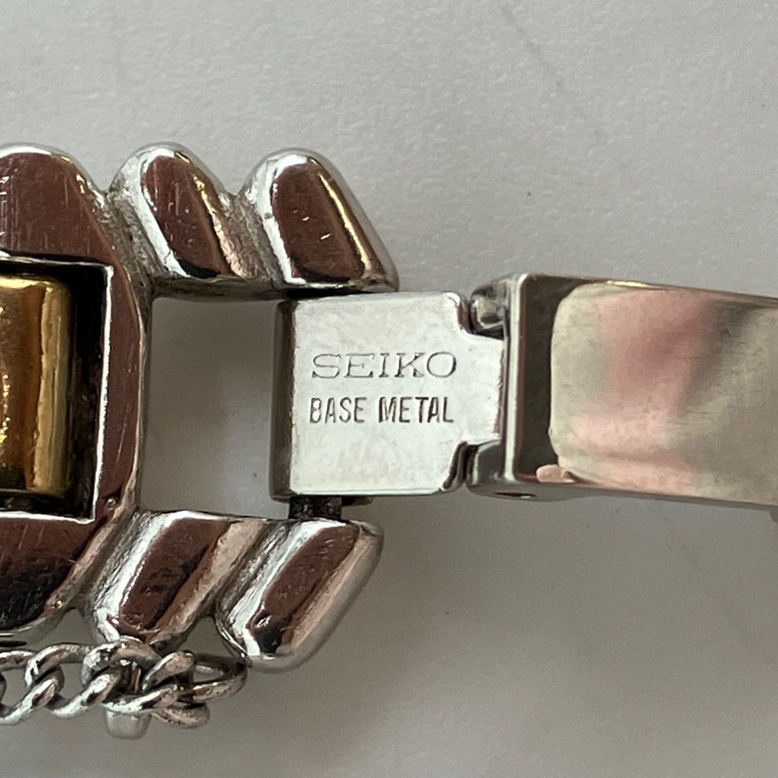 TB690 SEIKO wristwatch 2E20 5620 gold silver combination color