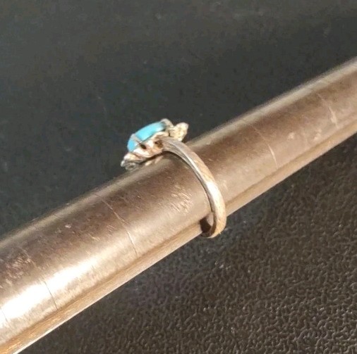 2.4 Grams Size 4 Modern 925 Sterling Silver Real Turquoise Ring