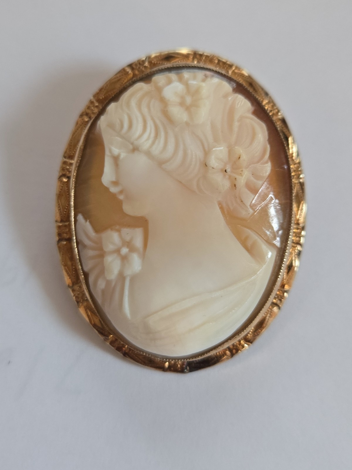 Vintage Carved Shell Cameo Gold Filled Pendant Brooch