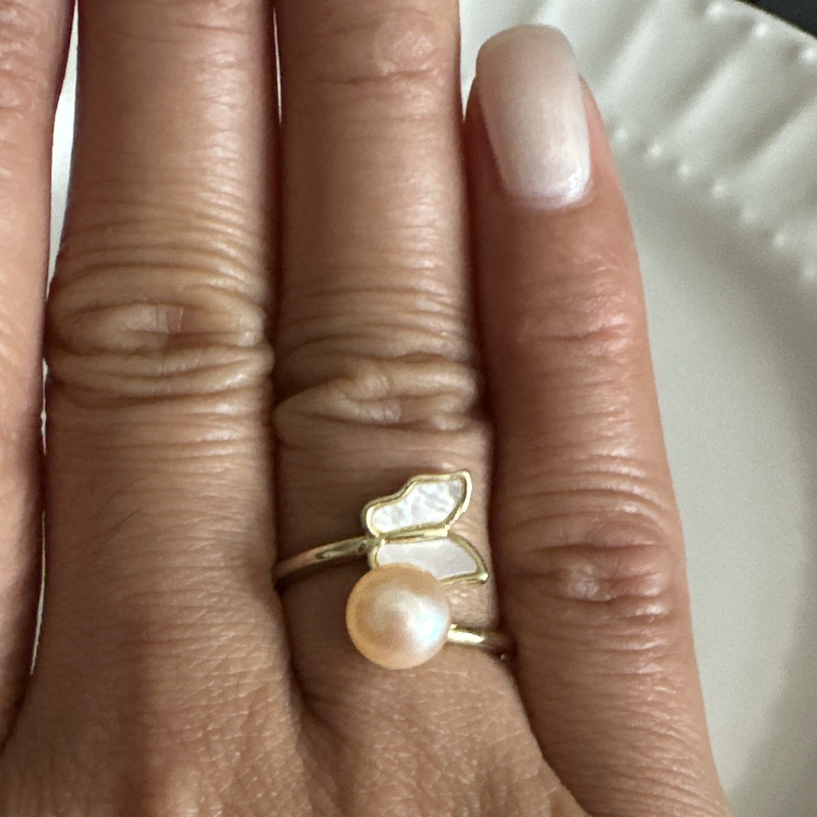 Gold Tone Ring with 7mm White Round Pearl Center And Butterfly Mother of Pearl