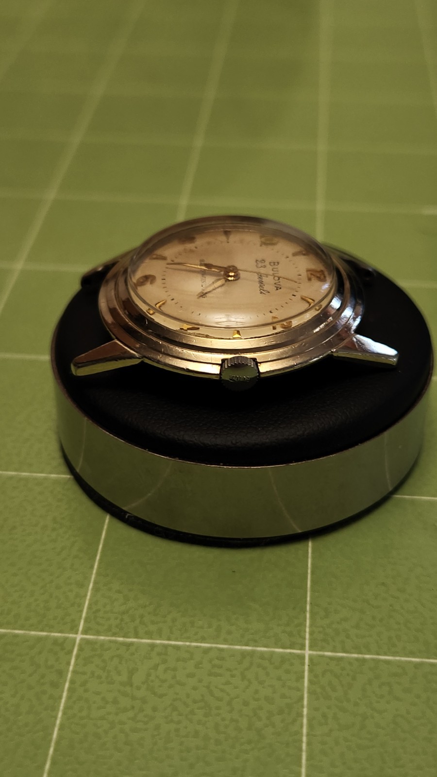 Bulova 23 Jewels Self-Winding Automatic Vintage 1960s White Dial 10kgf Bracelet.