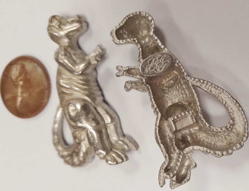 1 VINTAGE “KIRKS FOLLY” SIGNED T-REX DINOSAUR 44x22mm. CASTED METAL FINDING N540