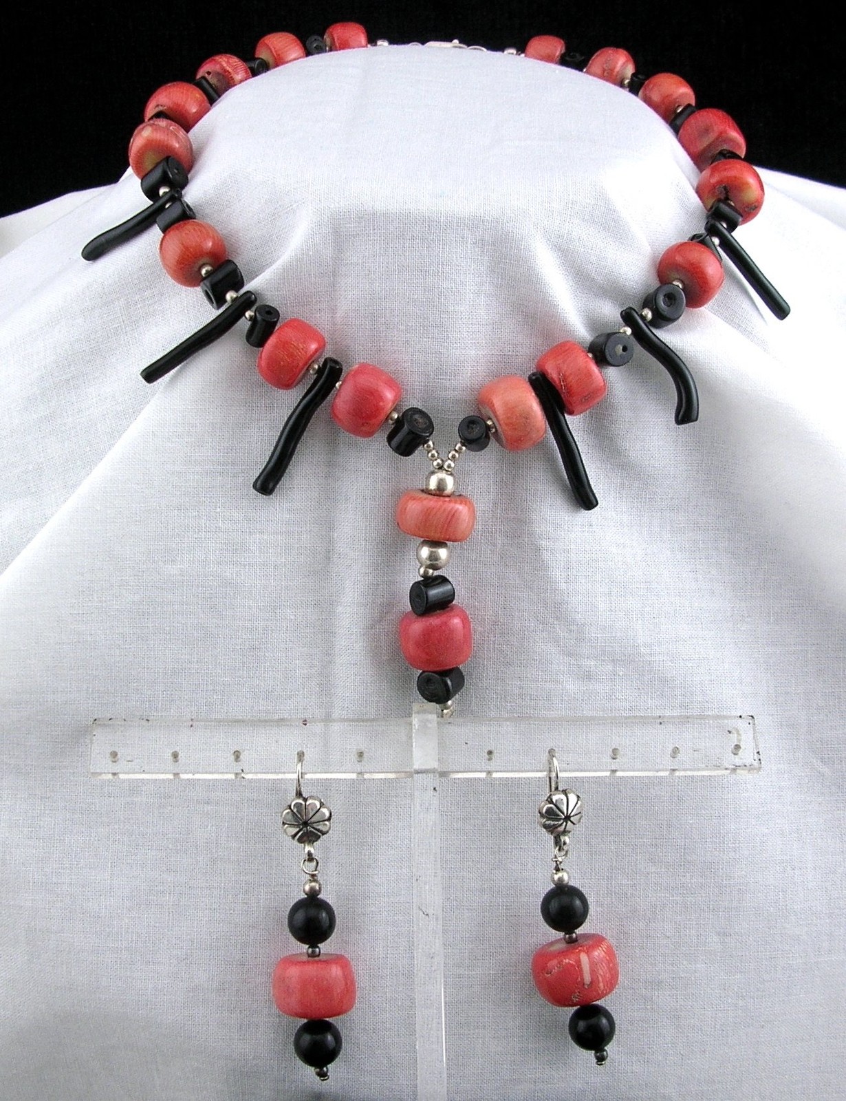 VINTAGE RED AND BLACK CORAL SILVER NECKLACE AND EARRINGS